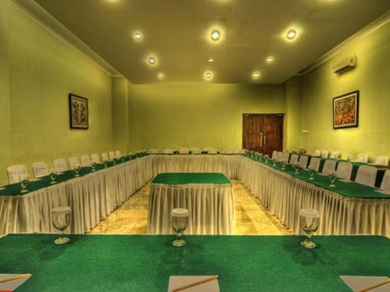 Hotel Bali World 3*